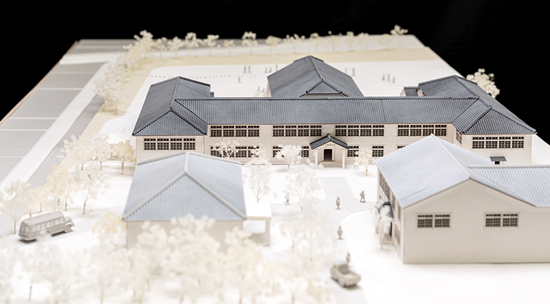 建築模型作品の贈呈式